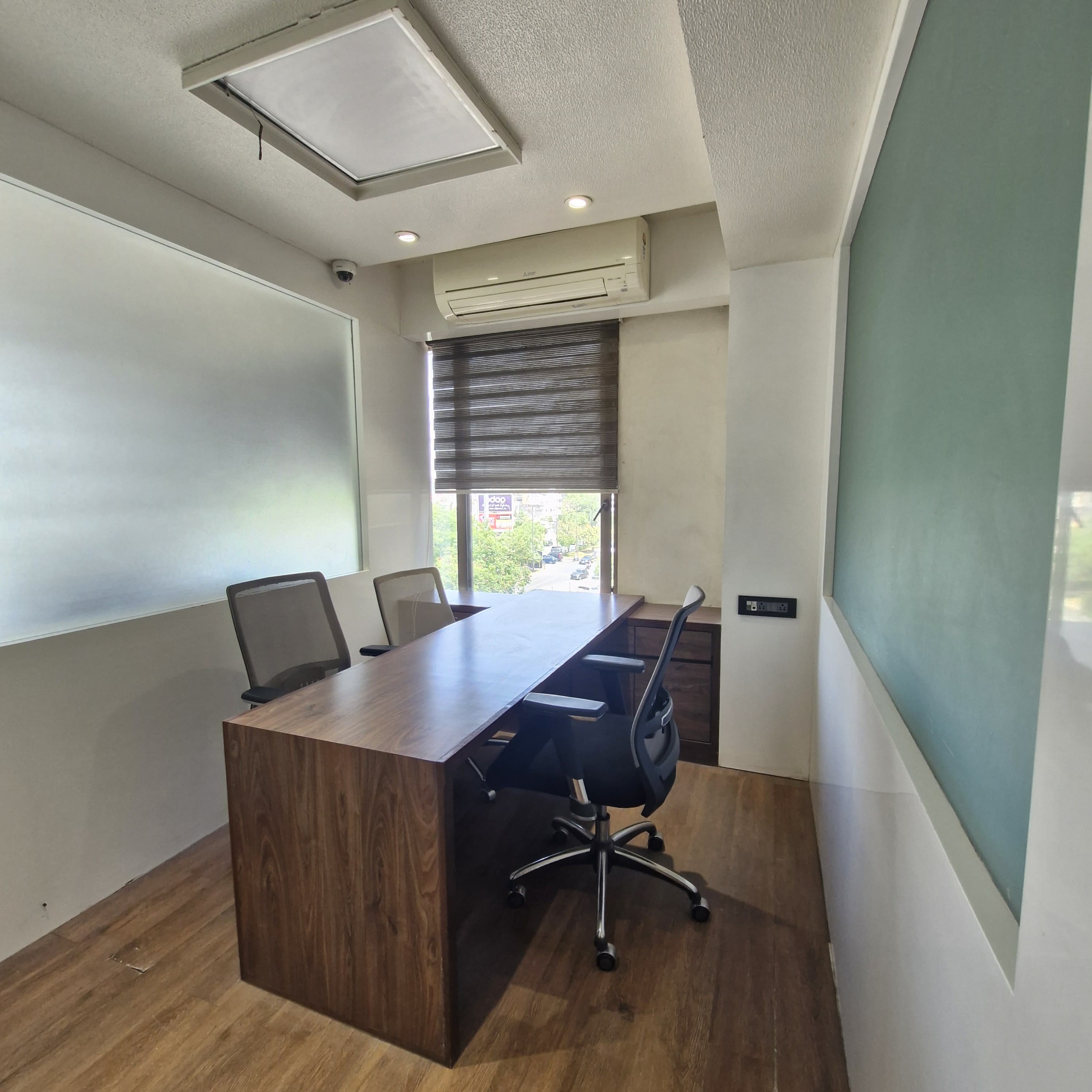 Private cabin for rent in Sola Ahmedabad - Baithak Coworks